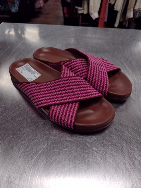 Vist Large View of Product Image Which is Used Rothy's Sandals 7.5