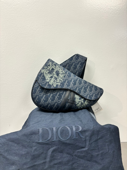 Vist Large View of Product Image Which is Used Dior Xlarge Leather Handbag