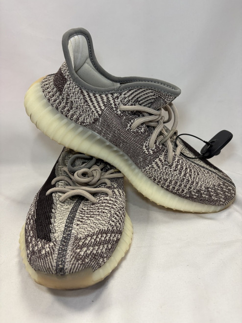 Vist Large View of Product Image Which is Used Yeezy Casual Shoes 9.5