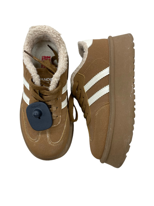 Vist Large View of Product Image Which is Used Unbranded Performance Shoes 5.5