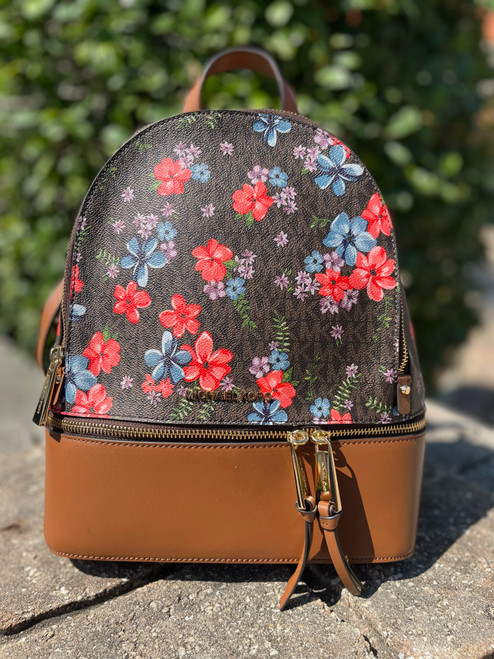 Vist Large View of Product Image Which is Used Michael Michael Kors Large Handbag