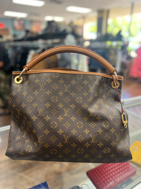 Vist Large View of Product Image Which is Used Louis Vuitton artsy monogram Handbag