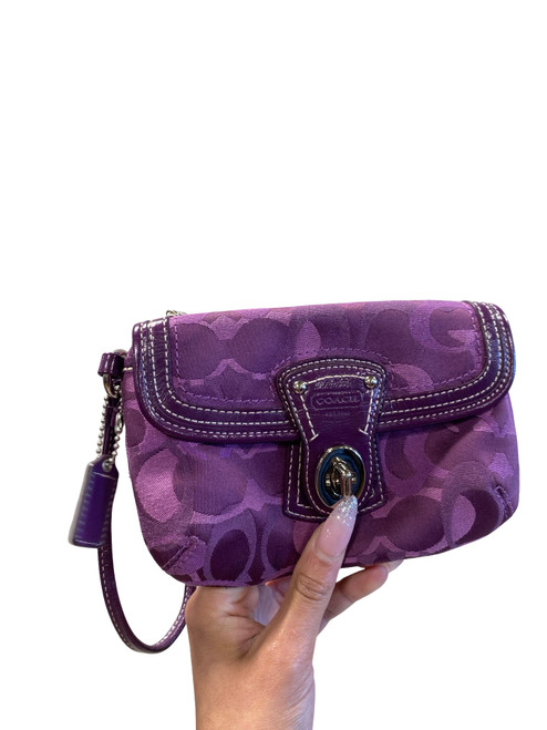 Vist Large View of Product Image Which is Used Coach Wristlet