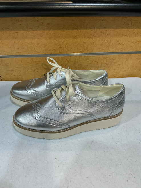 Vist Large View of Product Image Which is Used Cole Haan Casual Shoes 6.5