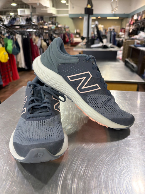 Vist Large View of Product Image Which is Used New Balance Performance Shoes 10