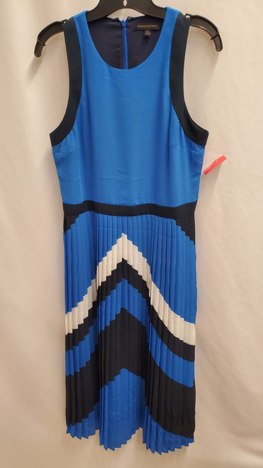 Vist Large View of Product Image Which is Used Banana Republic Short Dress B M-8/10