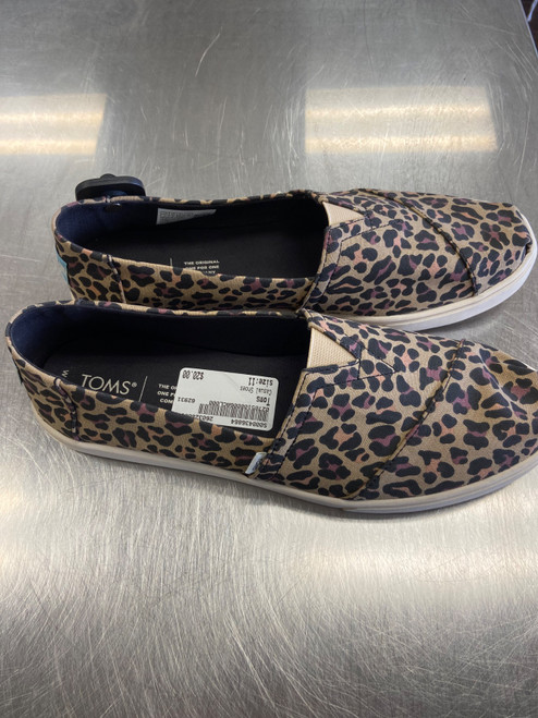 Vist Large View of Product Image Which is Used Toms Casual Shoes 11