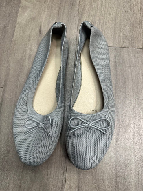 Vist Large View of Product Image Which is Used Unbranded Flats 10