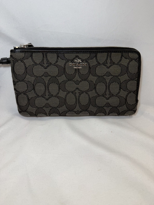 Vist Large View of Product Image Which is Used Coach Wristlet