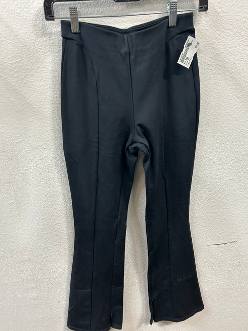 Vist Large View of Product Image Which is Used Alo Yoga Active Pant 4-27