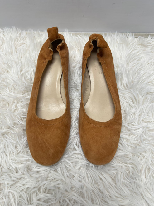 Vist Large View of Product Image Which is Used Everlane Low Heels 8