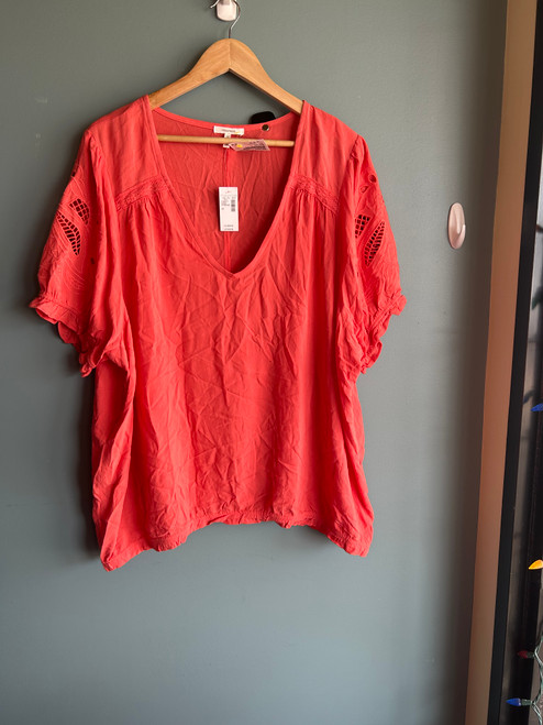 Vist Large View of Product Image Which is Used Maurices Short Sleeve Top 2X-20