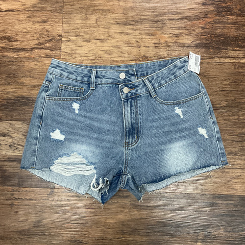 Vist Large View of Product Image Which is Used No Brand Shorts 4-27