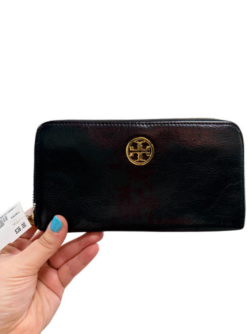 Vist Large View of Product Image Which is Used Tory Burch Wallet