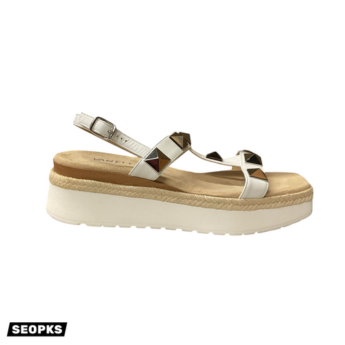 Vist Large View of Product Image Which is Used Vaneli Sandals 9.5