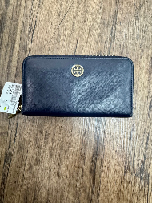 Vist Large View of Product Image Which is Used Tory Burch Leather Wallet