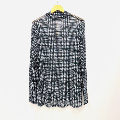 Vist Large View of Product Image Which is Used Lane Bryant Long Sleeve Top 1X-18