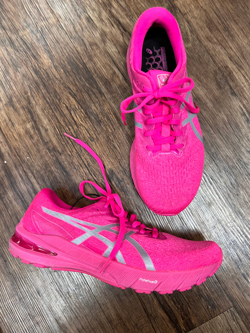 Vist Large View of Product Image Which is Used Asics Performance Shoes 10