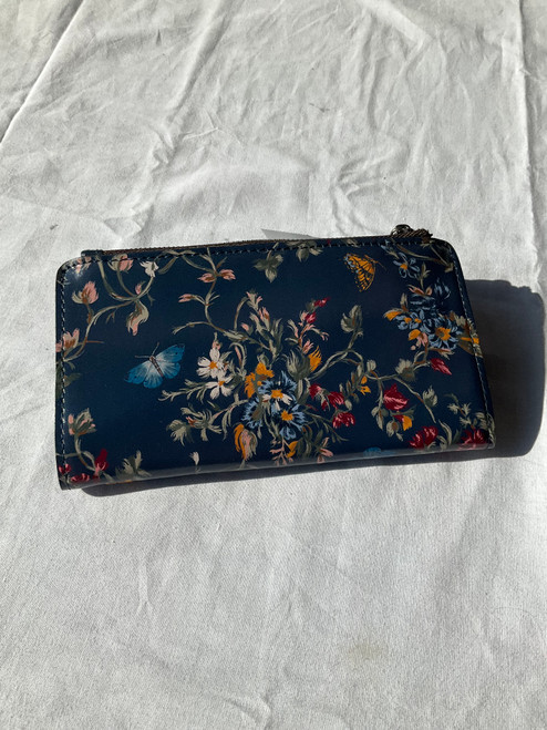 Vist Large View of Product Image Which is Used Patricia Nash Wallet