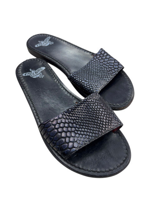 Vist Large View of Product Image Which is Used Free Bird Flip Flops 9