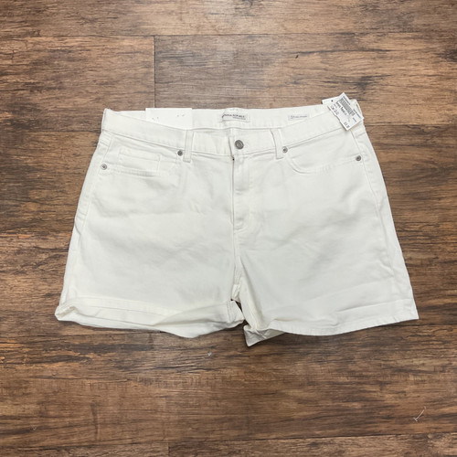 Vist Large View of Product Image Which is Used Banana Republic Shorts 12-31