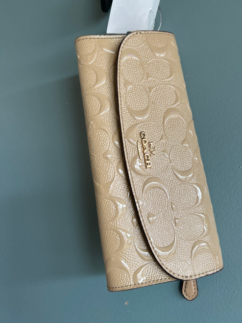 Vist Large View of Product Image Which is Used Coach Wallet