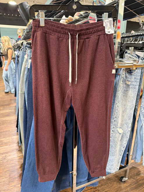Vist Large View of Product Image Which is Used Vuori Active Leggings S 4-6/27-28