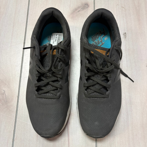 Vist Large View of Product Image Which is Used New Balance Mens Athletic Shoes 10.5
