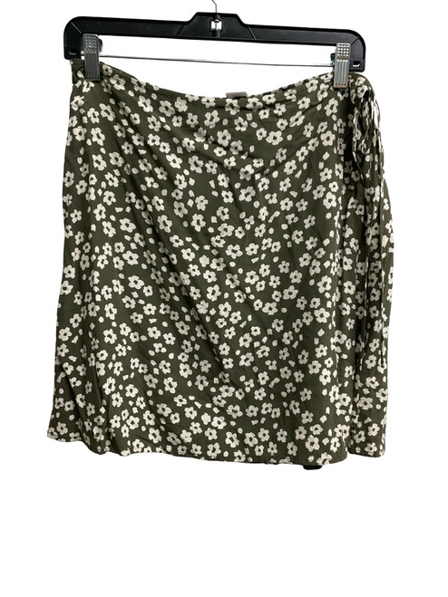 Vist Large View of Product Image Which is Used Gap Short Skirt 12-31
