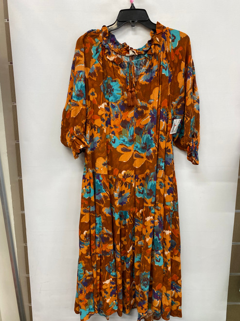 Vist Large View of Product Image Which is Used Easel Long Dress F M-8/10