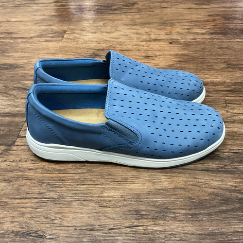 Vist Large View of Product Image Which is Used Earth Casual Shoes 9.5