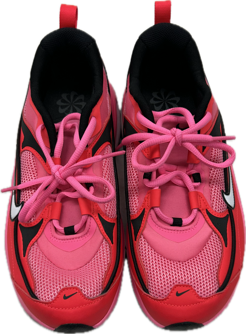 Vist Large View of Product Image Which is Used Nike Performance Shoes 10