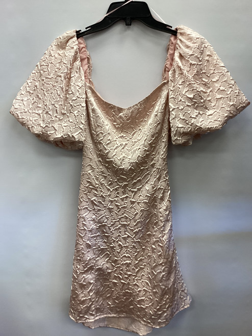 Vist Large View of Product Image Which is Used En Creme Short Dress F S-4/6