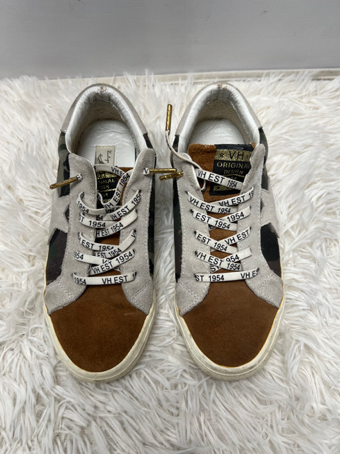 Vist Large View of Product Image Which is Used Vintage Havana Casual Shoes 7.5