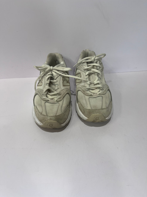 Vist Large View of Product Image Which is Used New Balance Performance Shoes 7.5