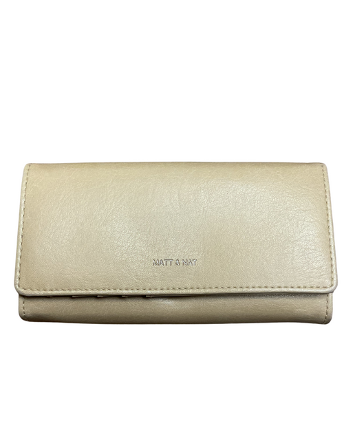 Vist Large View of Product Image Which is Gently Used Matt & Nat Wallet