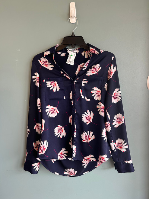 Vist Large View of Product Image Which is Used Express Long Sleeve Top S-4/6