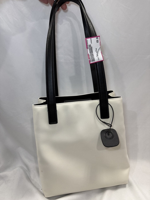 Vist Large View of Product Image Which is Used Coach  Handbag