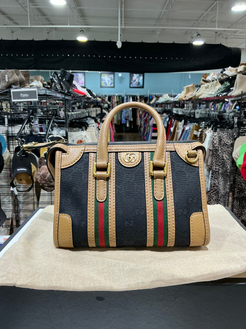 Vist Large View of Product Image Which is Used Unbranded Xlarge Leather Handbag