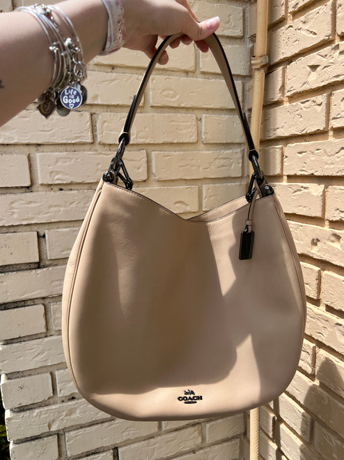 Vist Large View of Product Image Which is Used Coach Xlarge Handbag