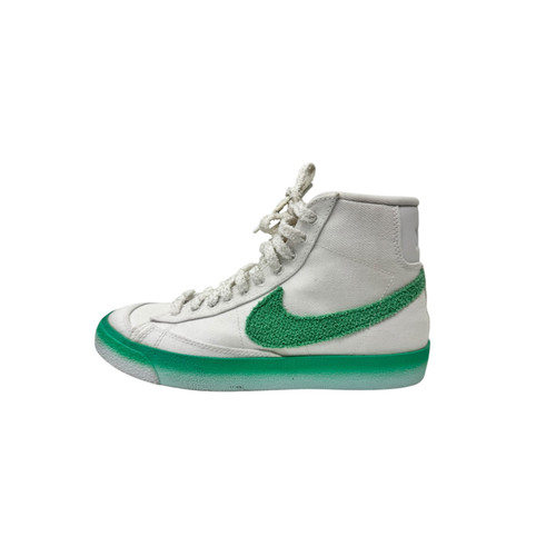 Vist Large View of Product Image Which is Used Nike Casual Shoes 8