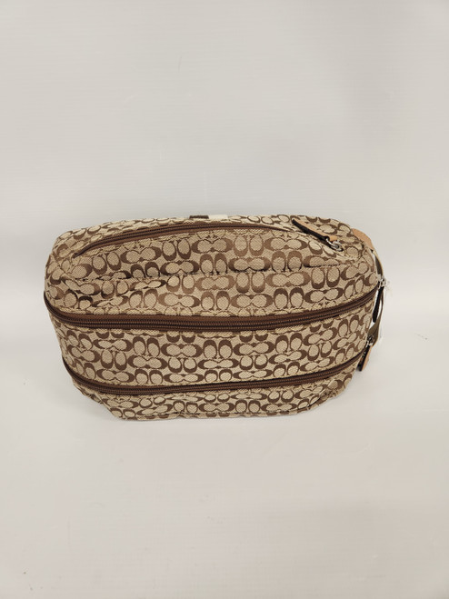 Vist Large View of Product Image Which is Used Coach Wallet