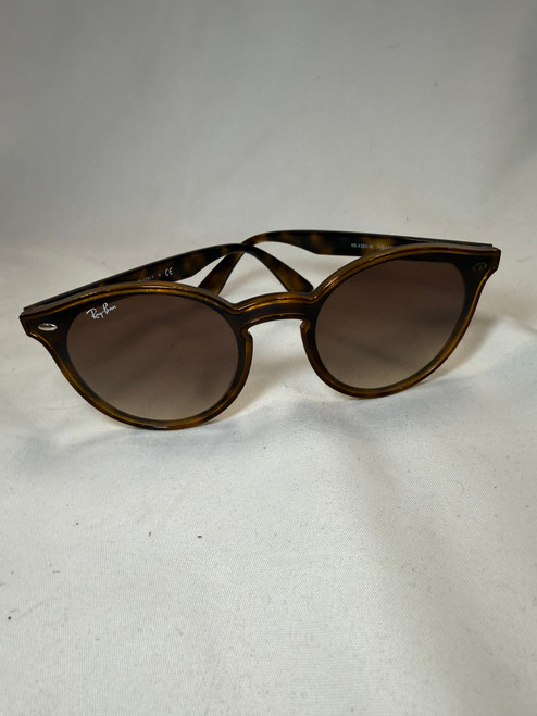 Vist Large View of Product Image Which is Used Ray-Ban Sunglasses
