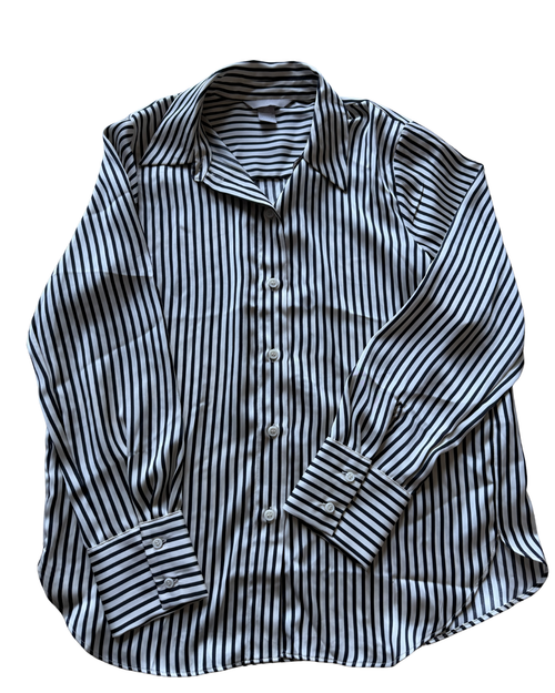 Vist Large View of Product Image Which is Gently used H&M long sleeve top S-4/6