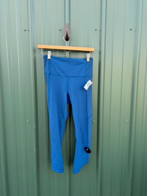 Vist Large View of Product Image Which is Used Lululemon Athletica Active Capri 6-28