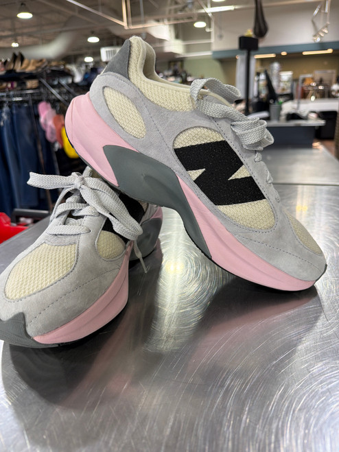 Vist Large View of Product Image Which is Used New Balance Performance Shoes 10.5