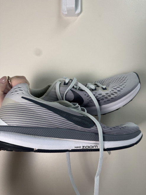 Vist Large View of Product Image Which is Used Nike Performance Shoes 8.5