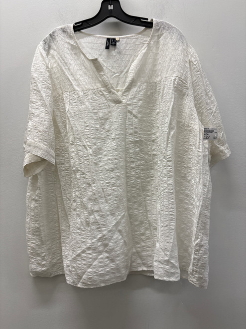 Vist Large View of Product Image Which is Used White Vero Moda Short Sleeve Top 2X-20