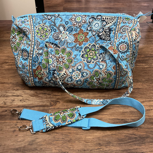 Vist Large View of Product Image Which is Used Vera Bradley Xlarge Handbag