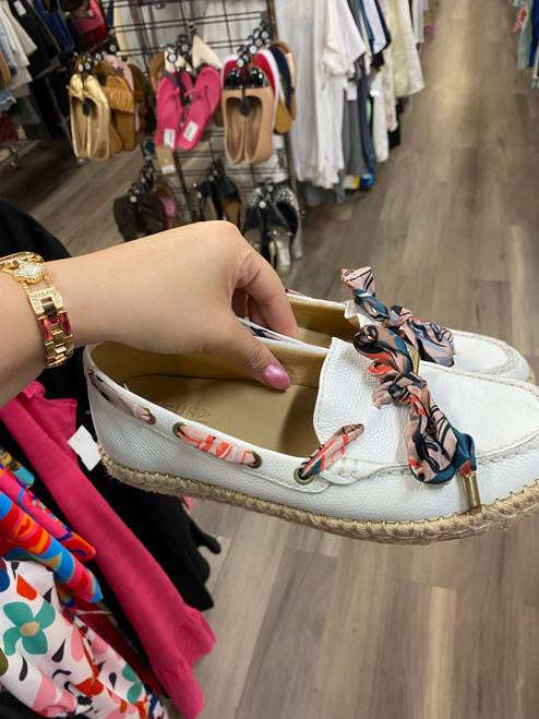 Vist Large View of Product Image Which is Used Naturalizer Casual Shoes 8